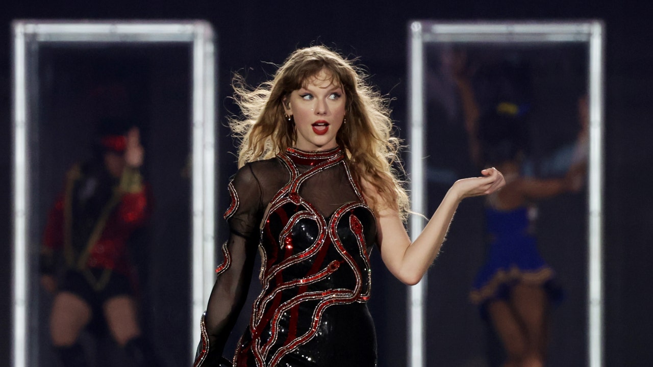 Taylor Swift overtakes Rihanna to become world’s richest female musician